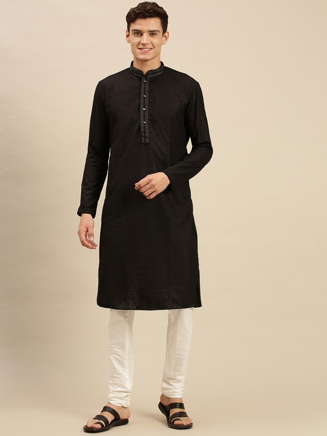 

Sanwara Floral Embroidered Pure Cotton Chikankari Kurta With Pyjamas, Black