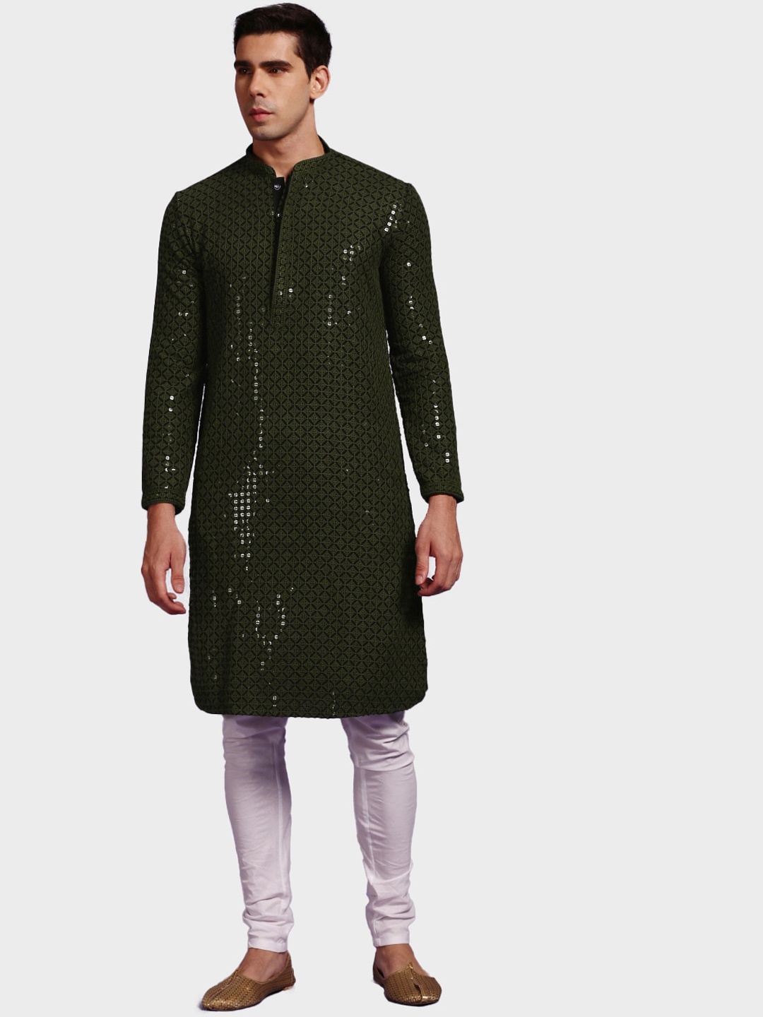 

Sanwara Ethnic Motifs Embroidered Sequinned Kurta With Pyjamas, Green