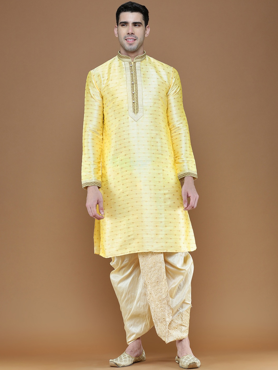 

Sanwara Geometric Woven Design Mandarin Collar Kurta With Dhoti Pants, Beige