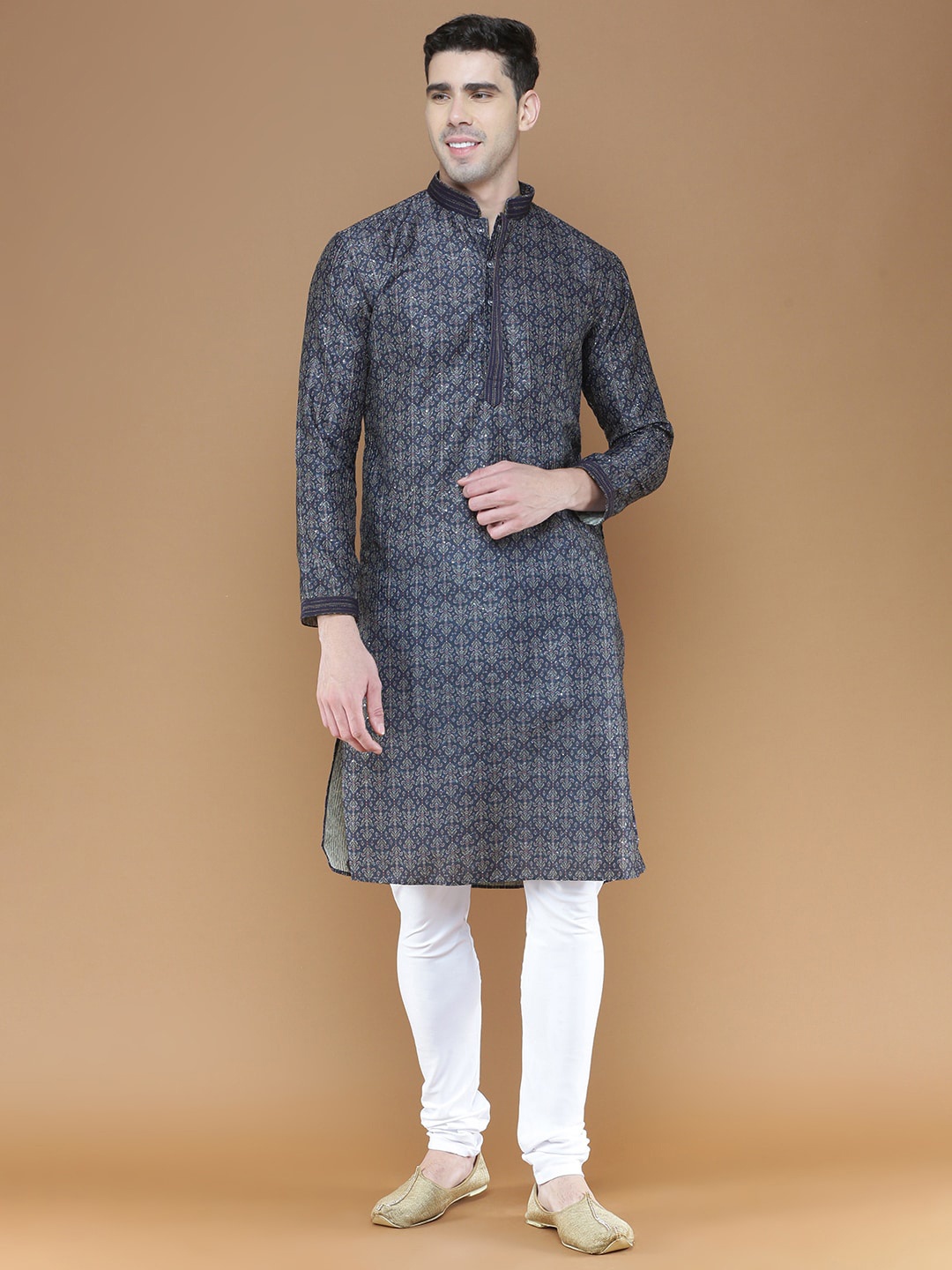 

Sanwara Floral Printed Mandarin Collar Kurta With Pyjamas, Blue