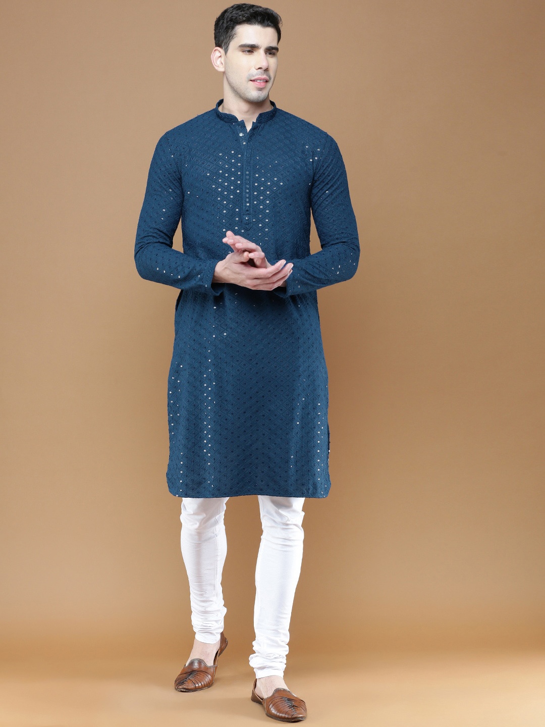 

Sanwara Geometric Embroidered Regular Sequinned Kurta With Pyjamas, Blue