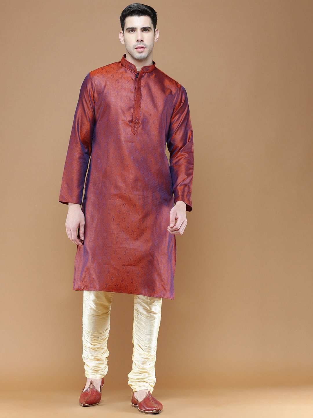 

Sanwara Ethnic Motifs Woven Design Regular Kurta with Pyjamas, Orange
