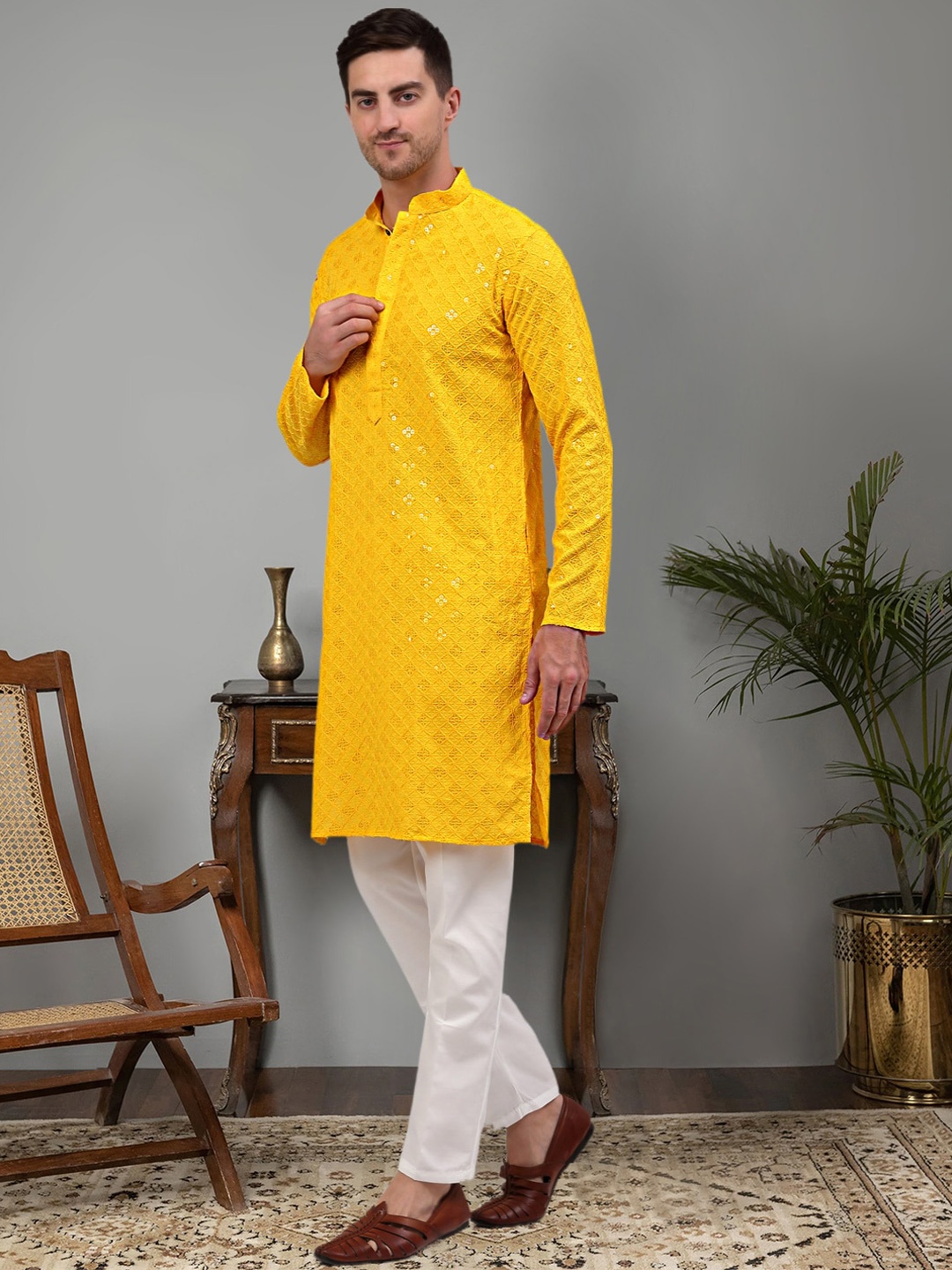 

Jompers Embroidered Mandarin Collar Regular Sequinned Detailed Kurta with Pyjamas, Yellow