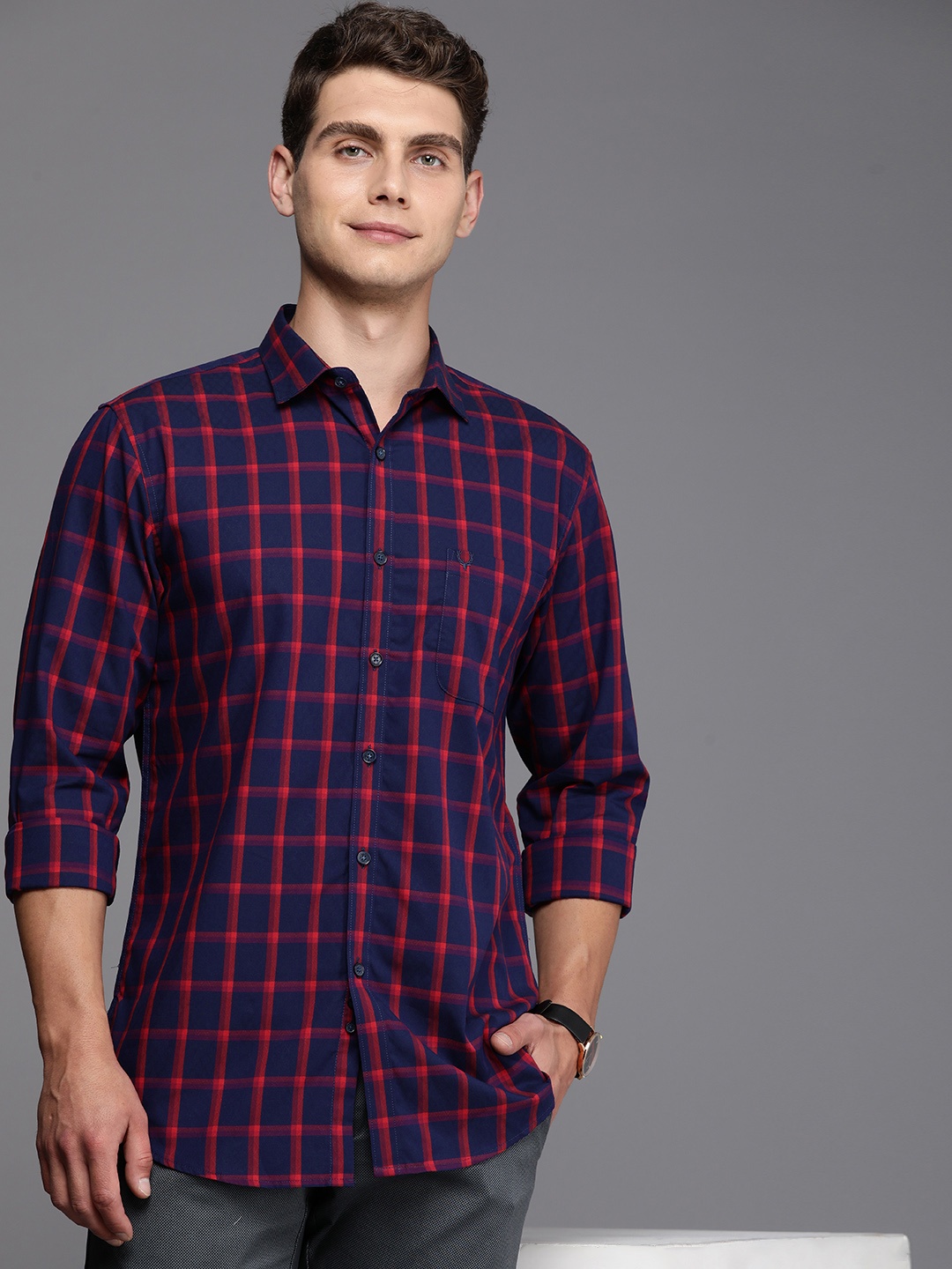 

Allen Solly Men Pure Cotton Tartan Checks Casual Shirt, Navy blue