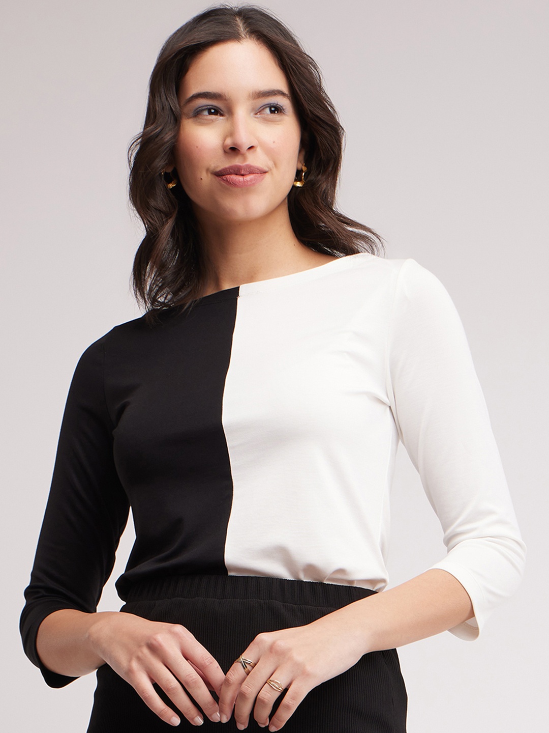 

FableStreet Colourblocked Round Neck Regular Top, White