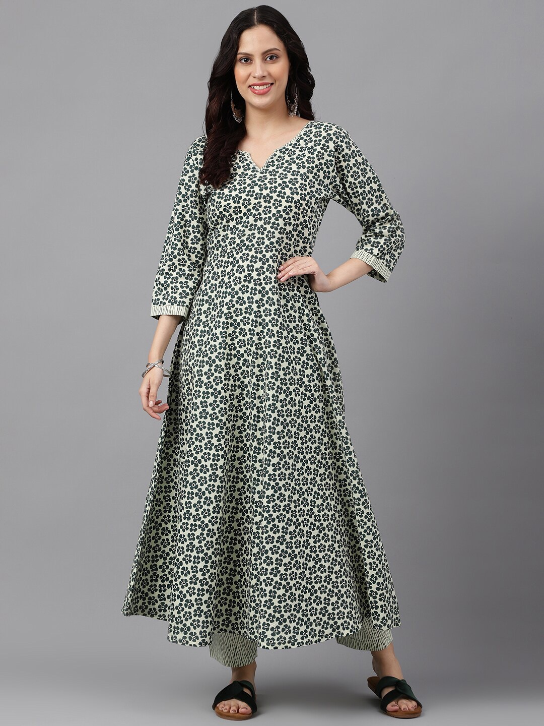 

SAABHI Floral Printed Regular Pure Cotton A Line Kurta with Trousers, Green