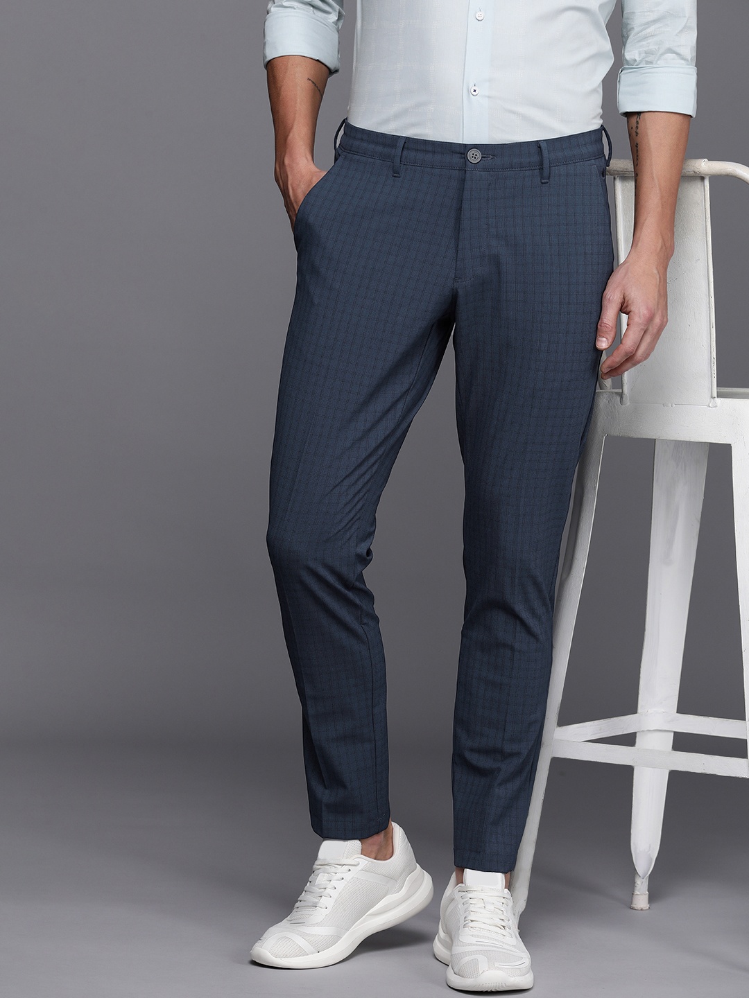 

Louis Philippe Ath.Work Men Tapered Fit Trousers, Navy blue