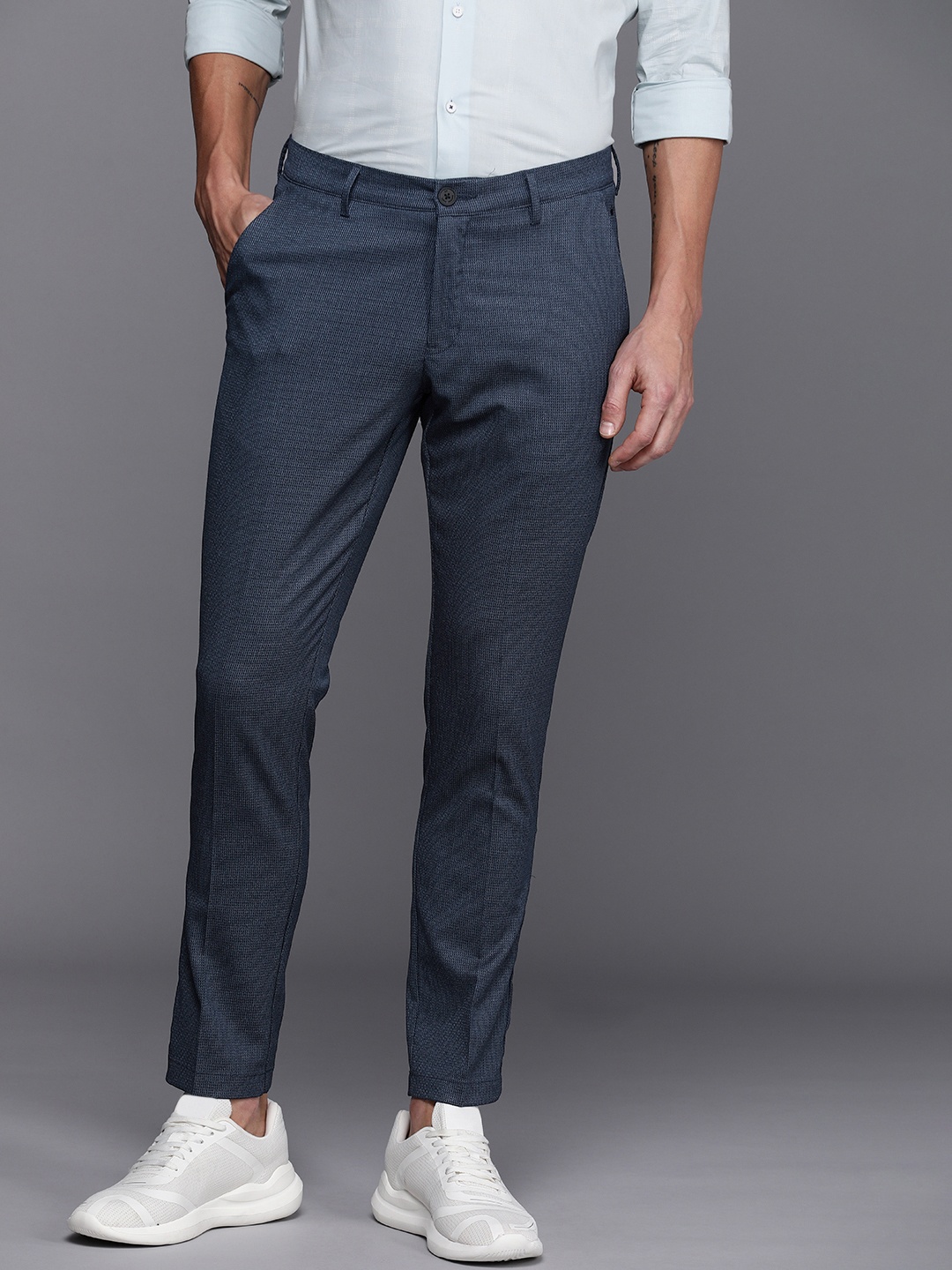 

Louis Philippe Ath.Work Men Tapered Fit Trousers, Navy blue