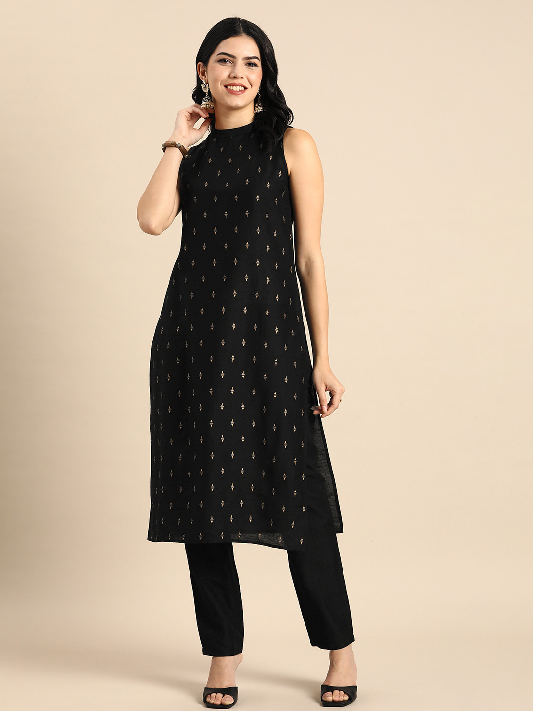 

Anouk Women Printed Regular Kurta with Trousers, Black