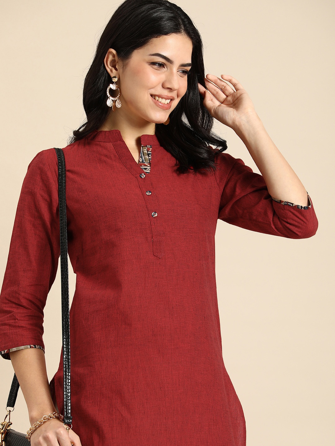 

Anouk Women Solid Straight Kurta, Maroon