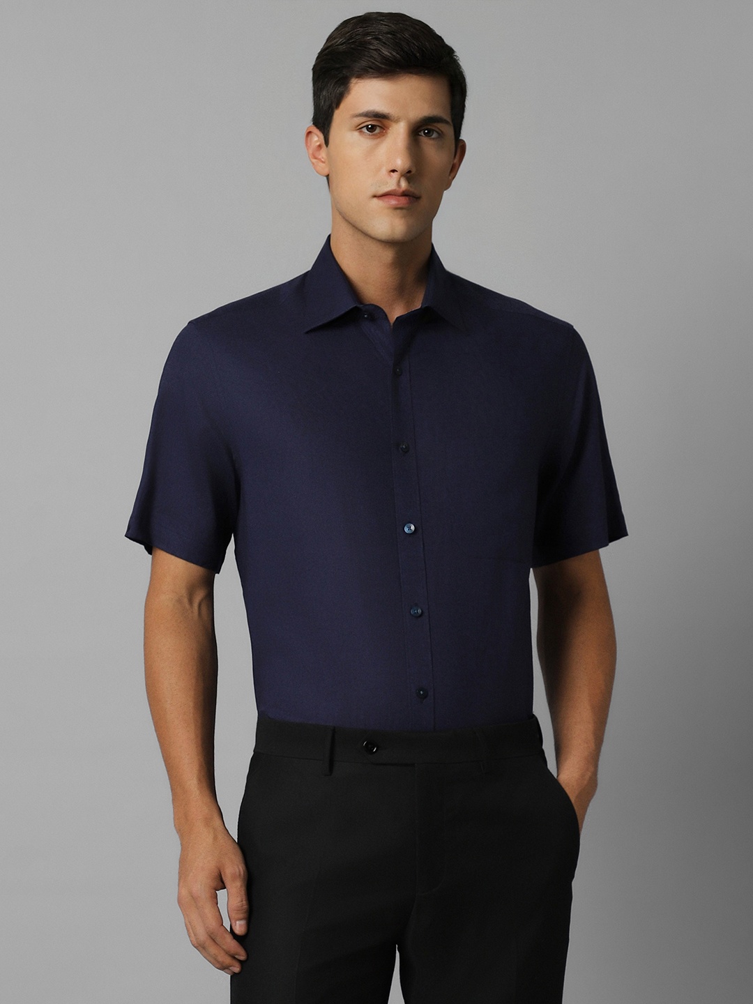 

Louis Philippe Textured Cotton Linen Classic Fit Opaque Formal Shirt, Navy blue