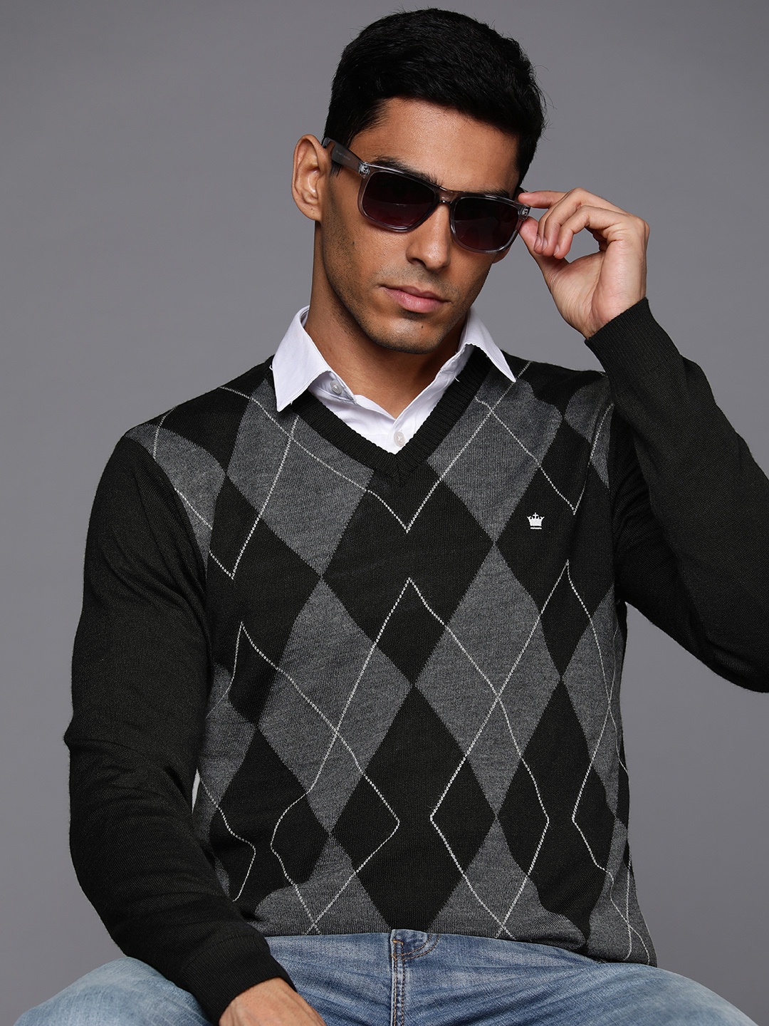 

Louis Philippe Argyle Checked V-Neck Pullover, Black