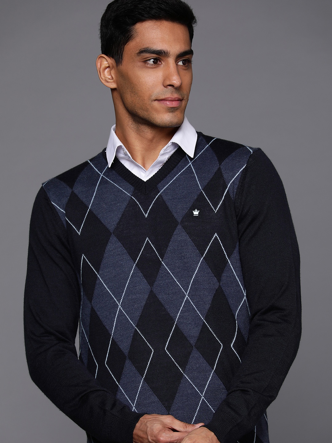 

Louis Philippe Argyle Checked V-Neck Pullover, Navy blue
