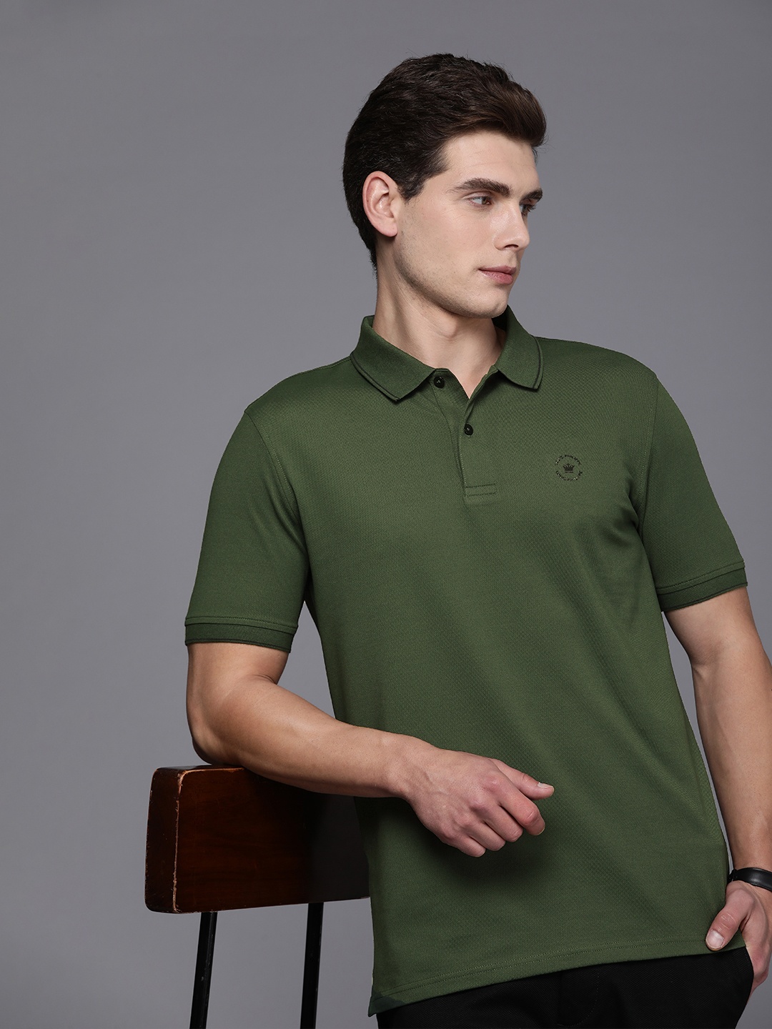 

Louis Philippe Solid Polo Collar Applique T-shirt, Green