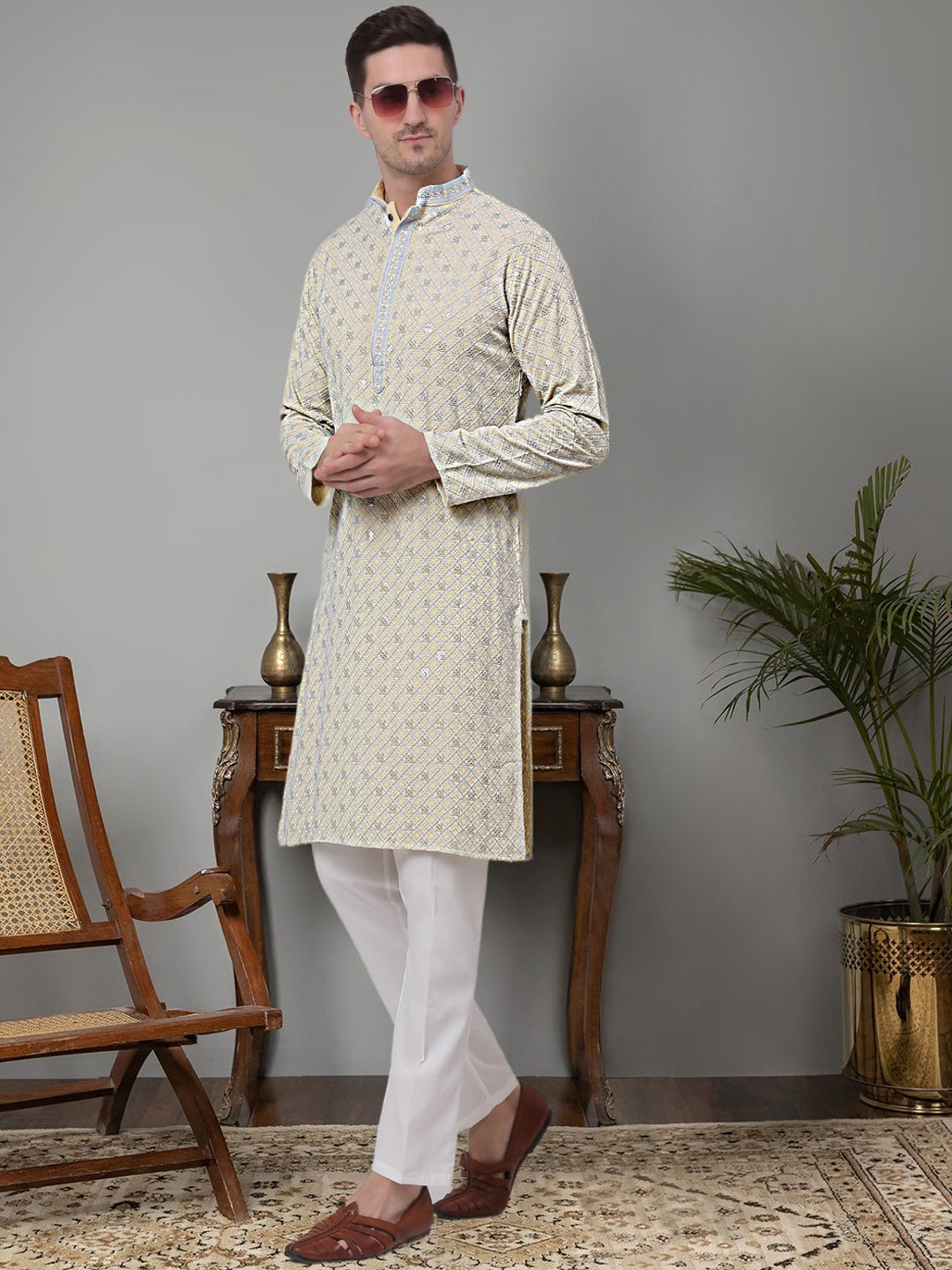 

Jompers Embroidered Regular Sequinned Pure Cotton Kurta with Pyjamas, Yellow