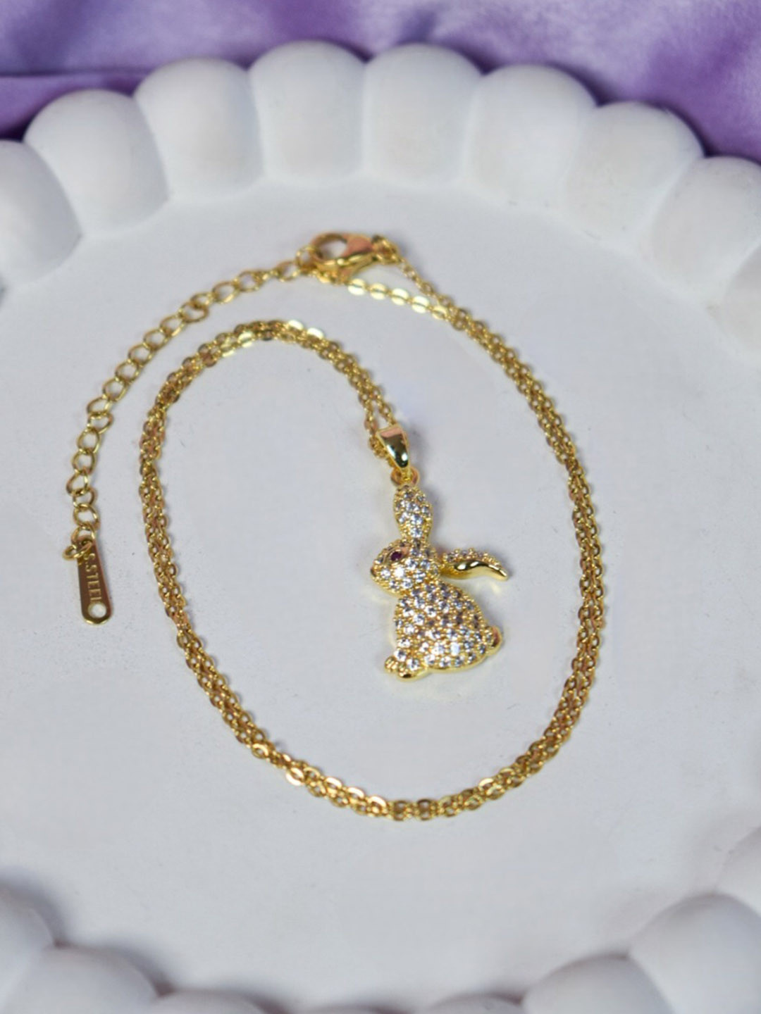 

SALTY Stainless Steel Pendant With Chain, Gold