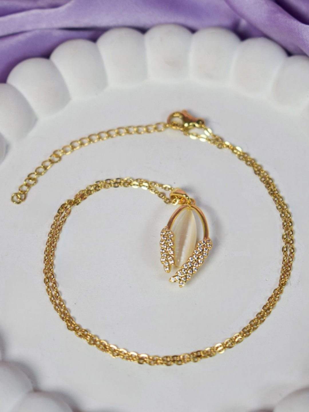

SALTY Stainless Steel Pendant With Chain, Gold