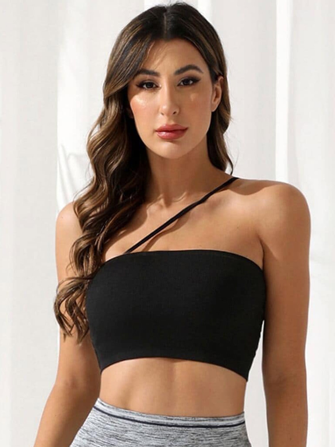 

BLACK SCISSOR Shoulder Straps Fitted Crop Top
