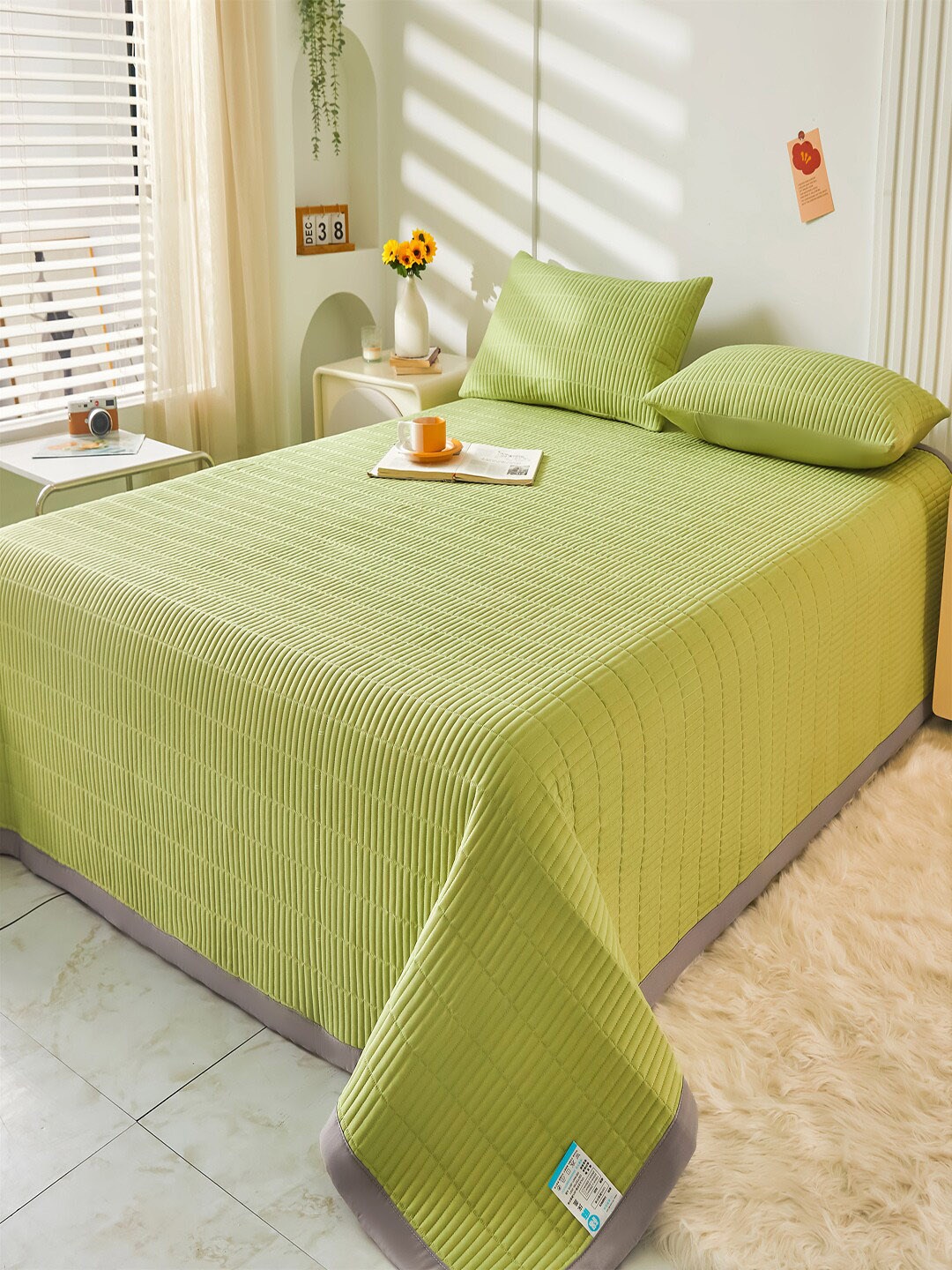 

JC HOME Green Grey Colourblocked Double Queen Bed Cover With 2 Pillow Covers