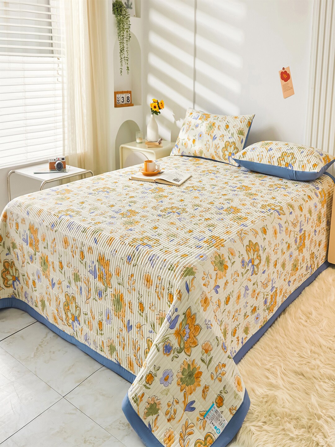 

JC HOME Blue & Yellow Printed 162 TC Double XL Bed Cover With 2 Pillow Covers