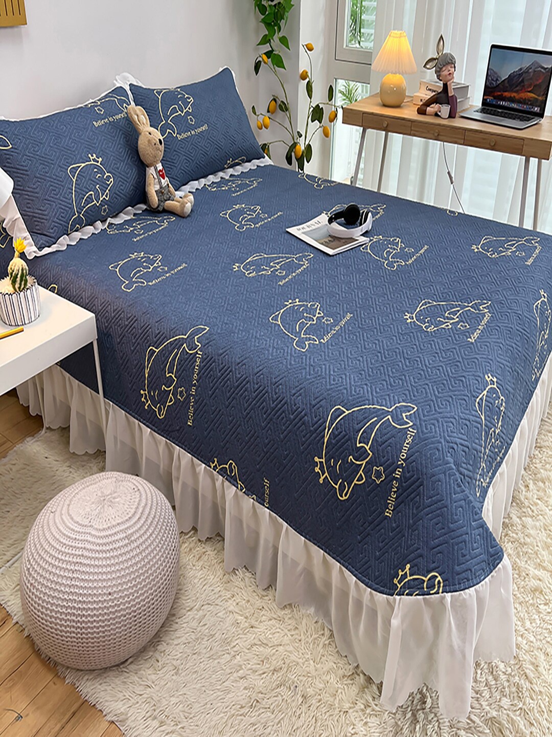 

JC Collection Blue & Yellow Printed Double King Bed Cover With 2 Pillow Covers
