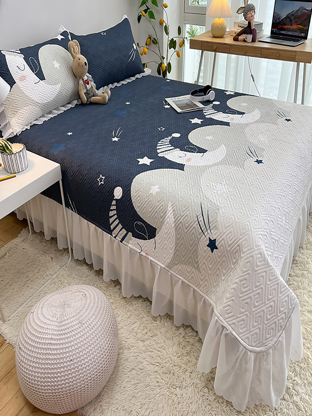 

JC Collection White & Navy Blue Printed Double Queen Bed Cover With 2 Pillow Covers