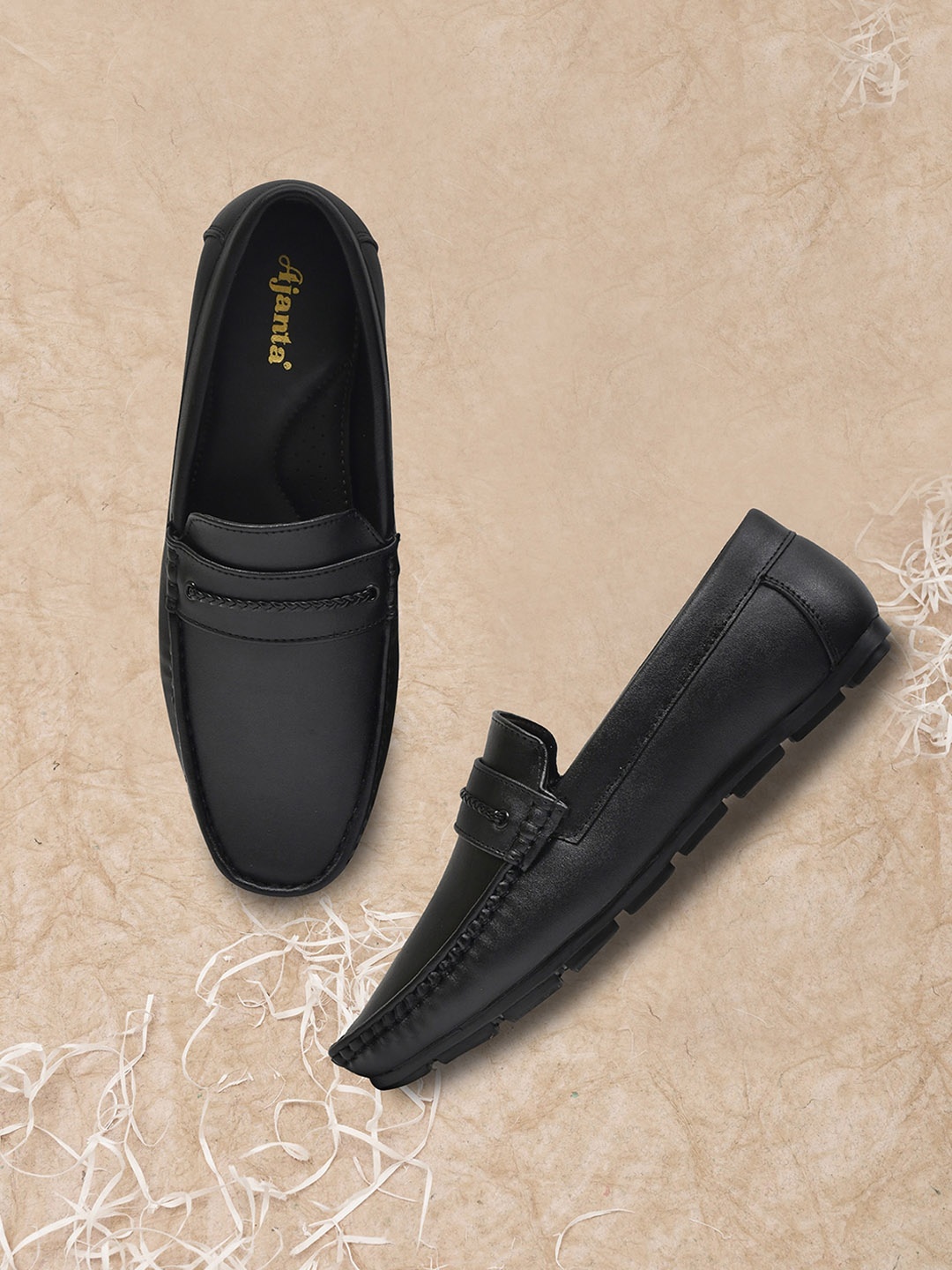 

Ajanta Men Textured Lightweight Penny Loafers, Black