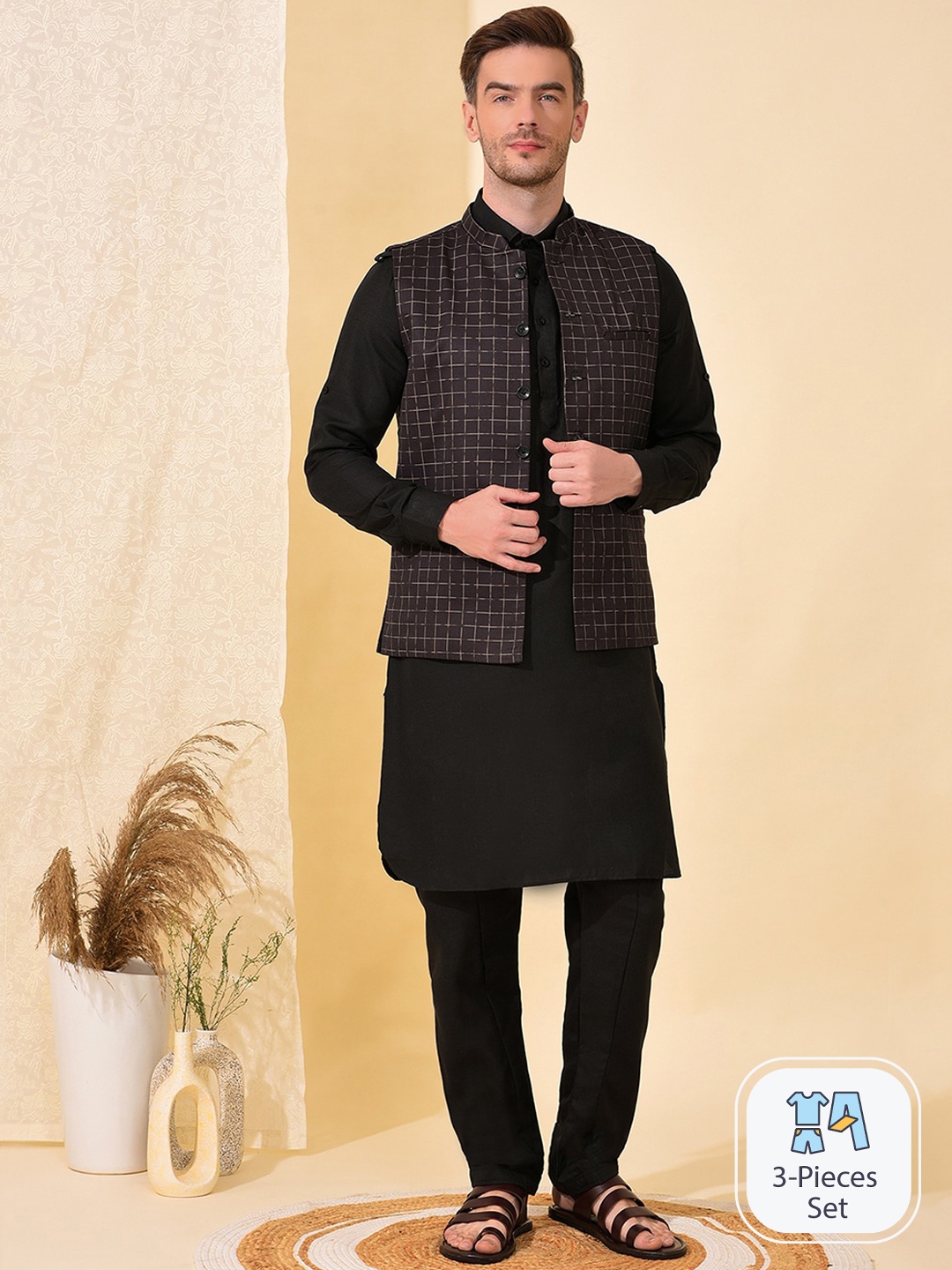 

Vgyaan Regular Pure Cotton Kurta With Pyjamas, Black