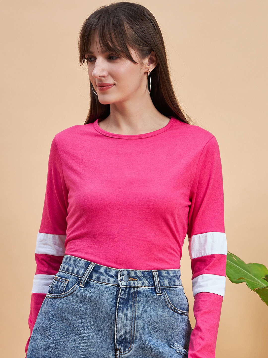 

MINT STREET Women Fuchsia V-Neck Pockets T-shirt