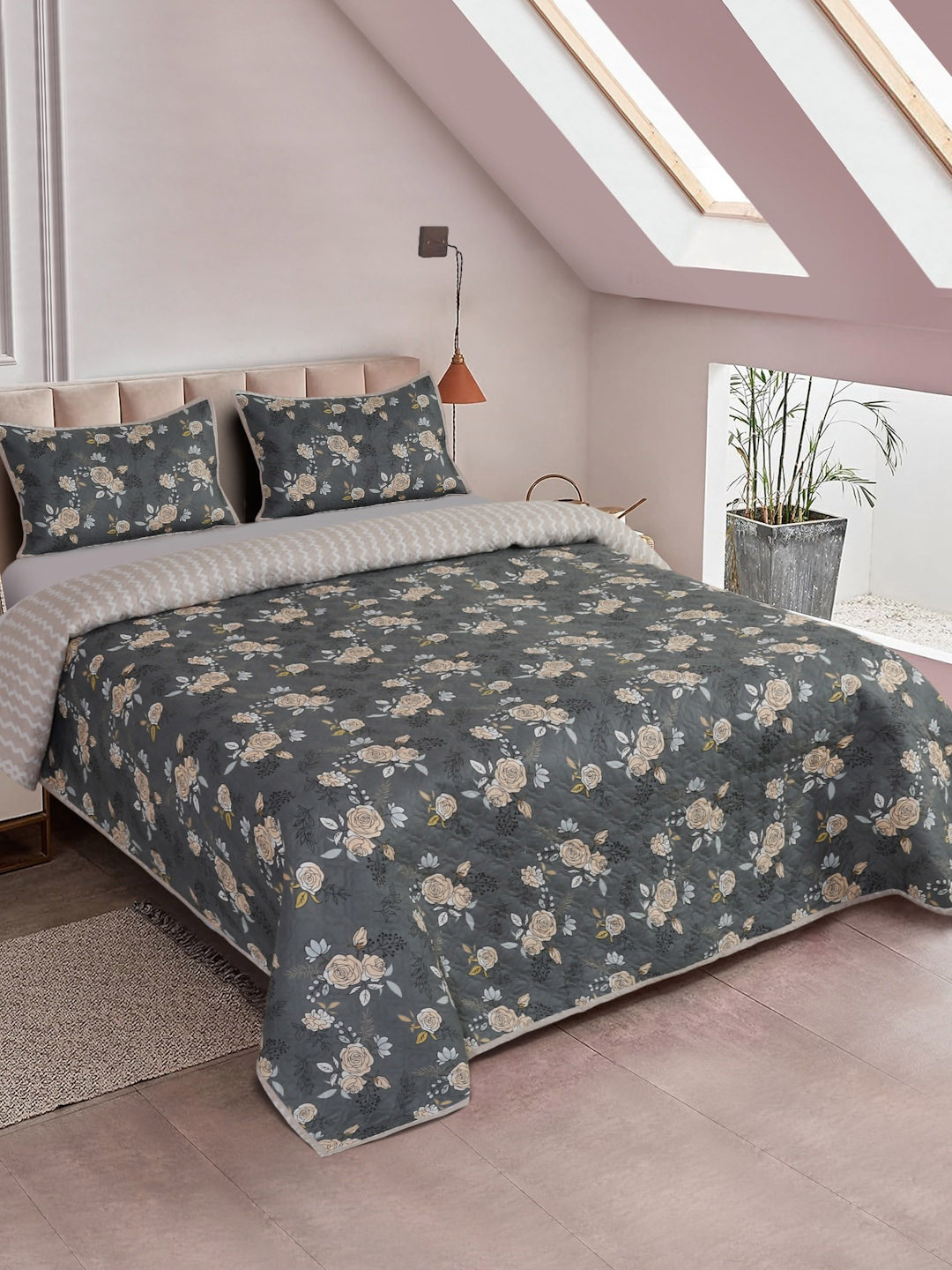 

DREAM WEAVERZ Grey & Beige Printed Double King Bed Cover With 2 Pillow Covers