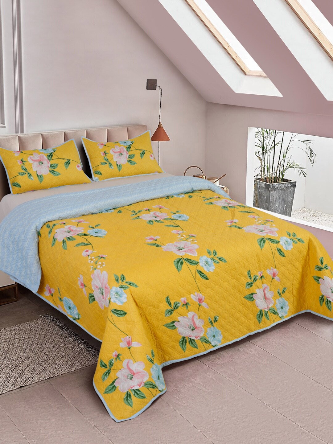 

DREAM WEAVERZ Green & Yellow Printed Double King Quilted Bed Cover With 2 Pillow Covers