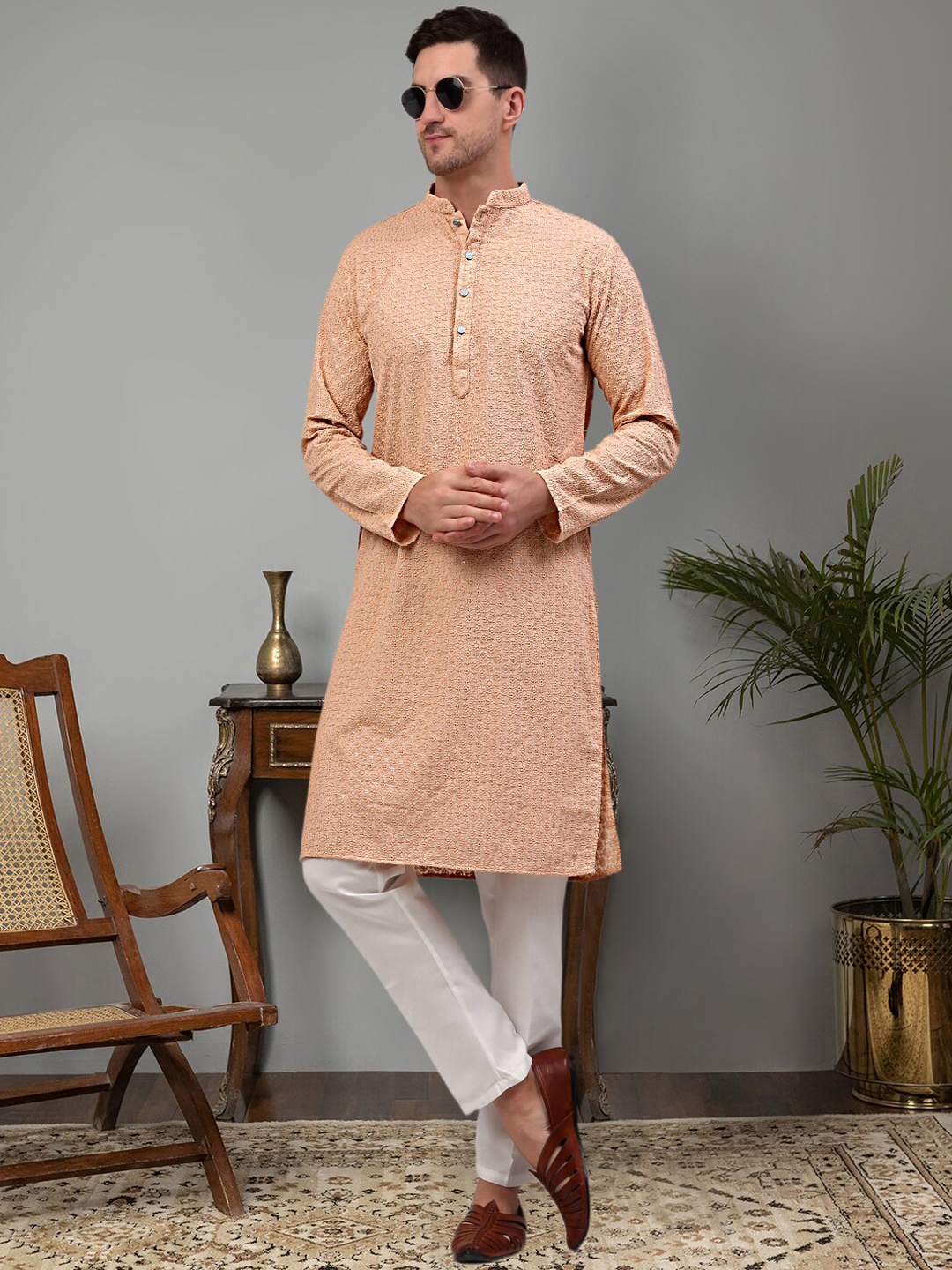 

Jompers Floral Woven Designed Mandarin Collar Thread Work Pure Cotton Kurta with Pyjamas, Peach