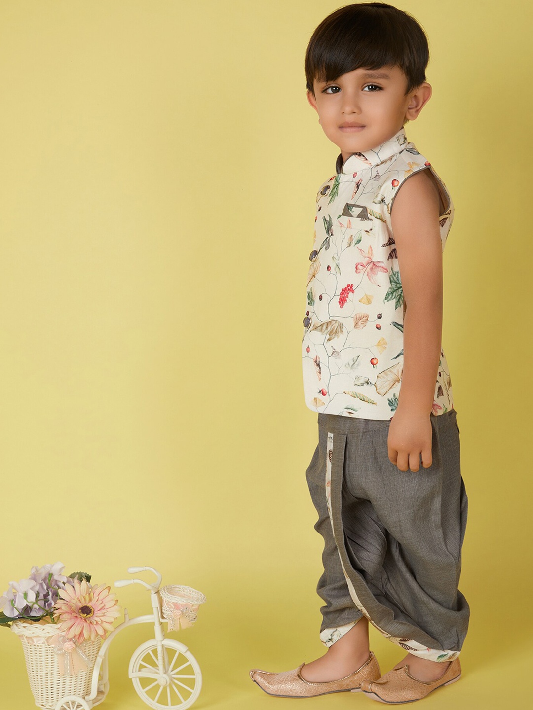 

KIDS FARM Boys Printed Regular Pure Cotton Kurta With Dhoti Pants, Grey