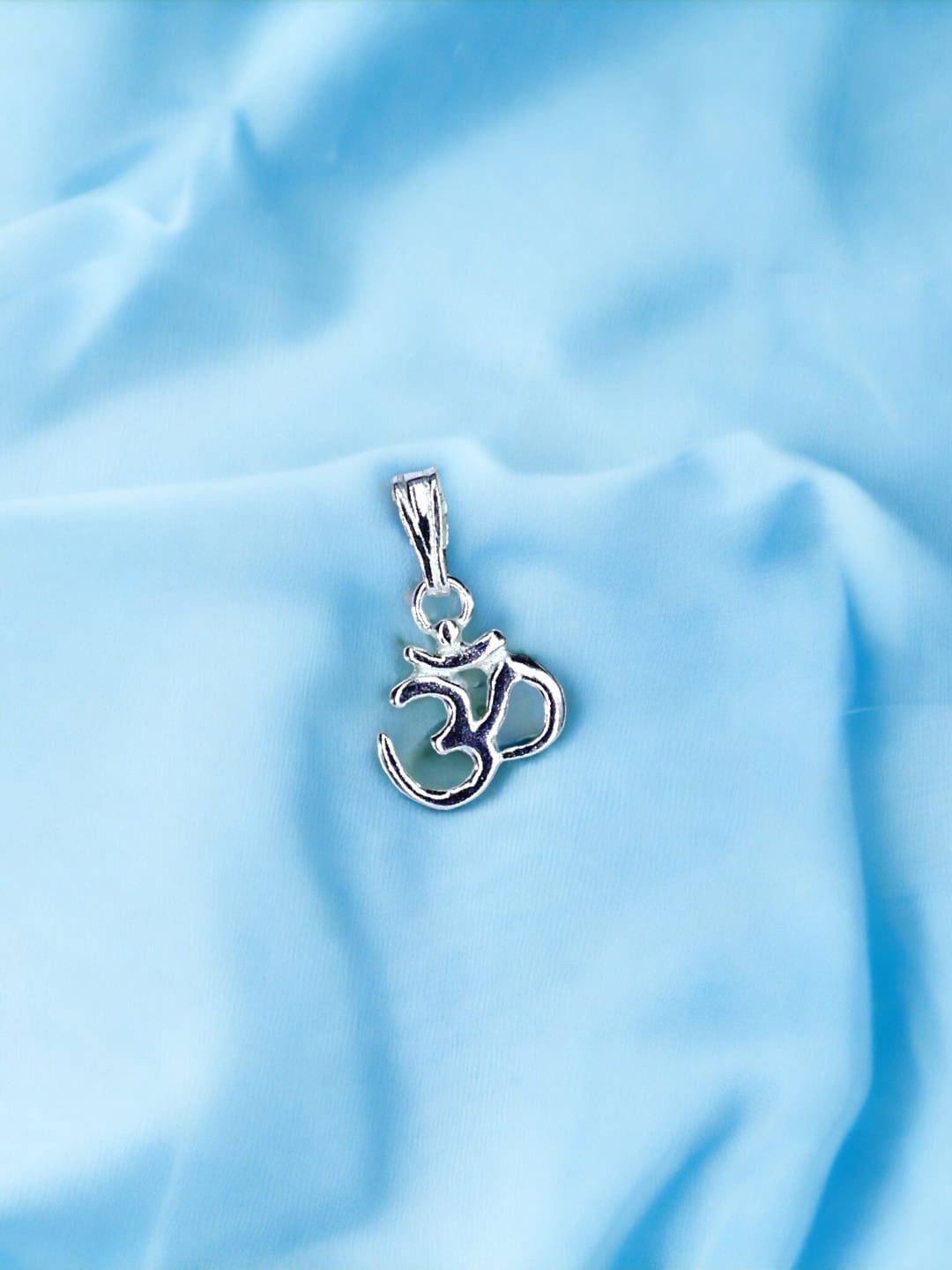 

Taraash Kids 925 Sterling Silver Om Symbol Pendant