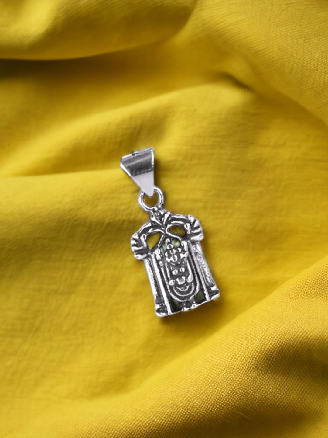 

Taraash Kids 925 Sterling Silver Balaji Pendant