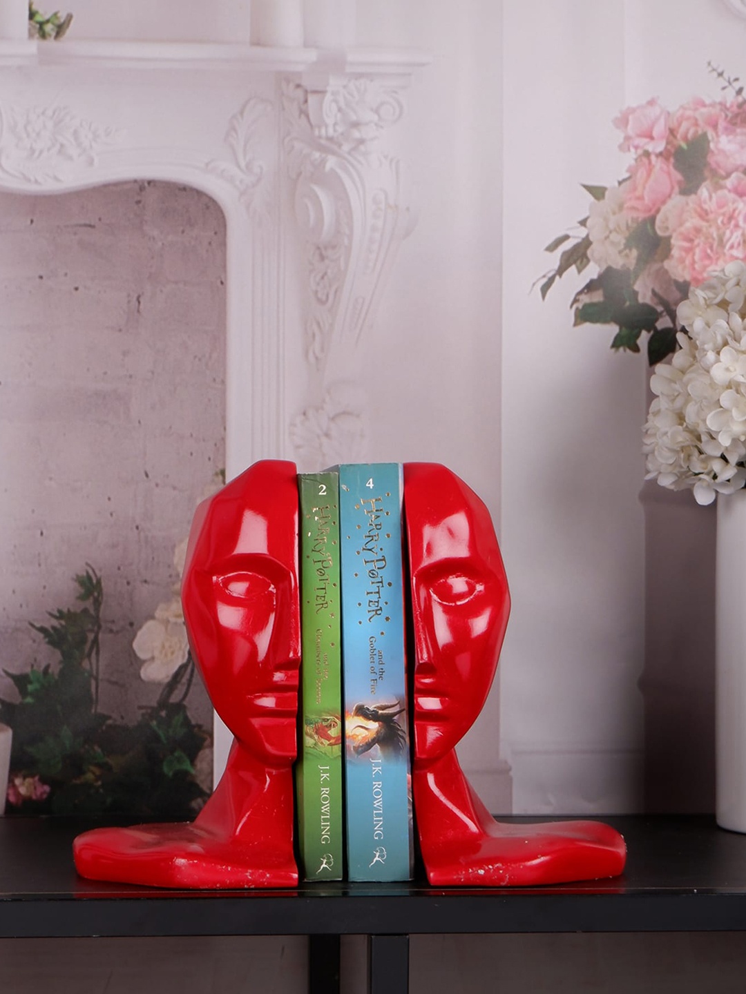 

THE WHITE INK DECOR Red Face-Design Book End Showpiece