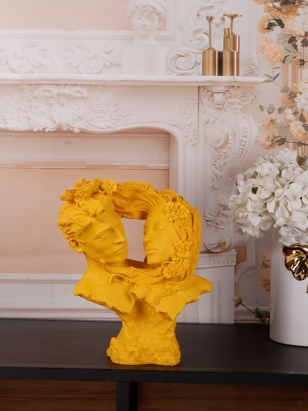 THE WHITE INK DECOR Yellow Couple Face Showpiece