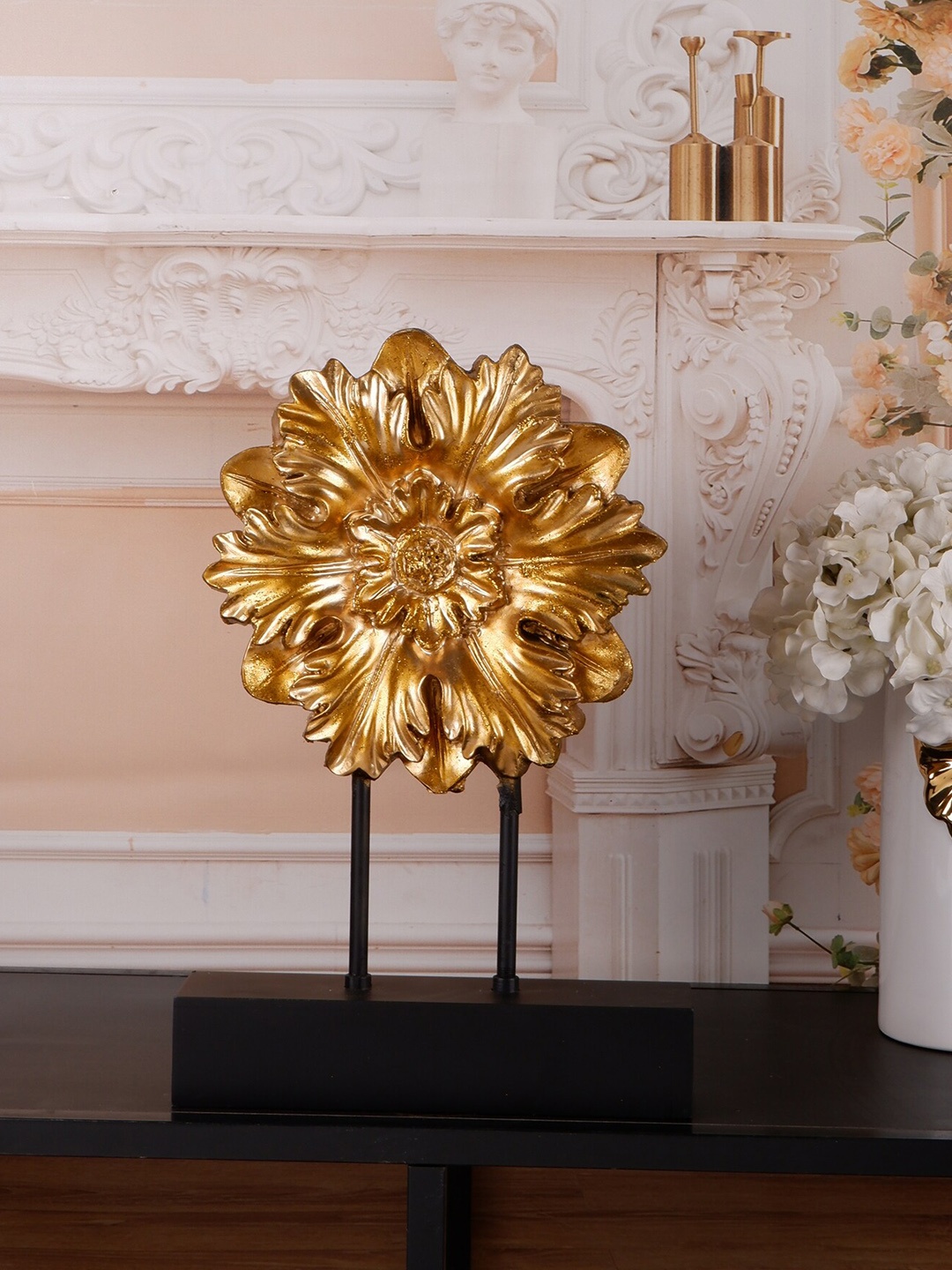 THE WHITE INK DECOR Golden Textured Floral Showpiece, Gold