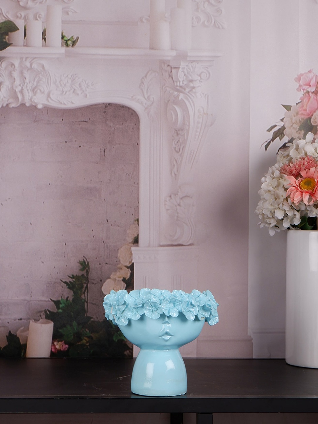 

THE WHITE INK DECOR Blue Face Style Flower Vase Showpeice