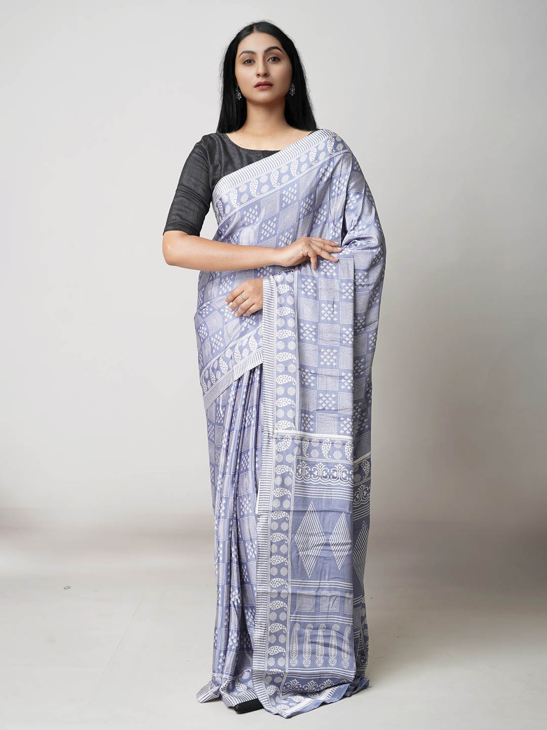 

Unnati Silks Geometric Printed Pure Silk Block Print Saree, Grey