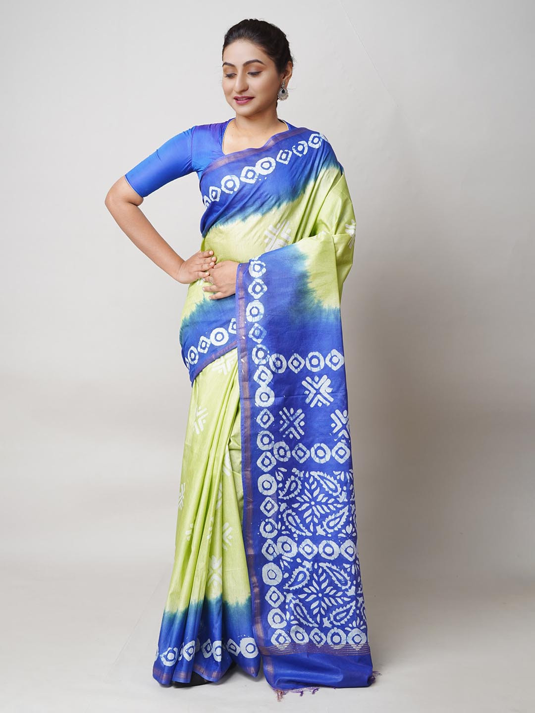 

Unnati Silks Green & Blue Batik Zari Silk Cotton Chanderi Handloom Saree
