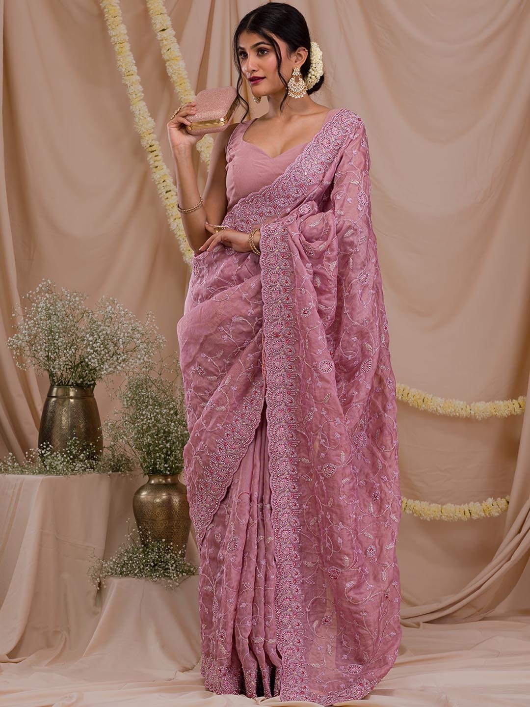 

Koskii Ethnic Motifs Embroidered Saree, Pink