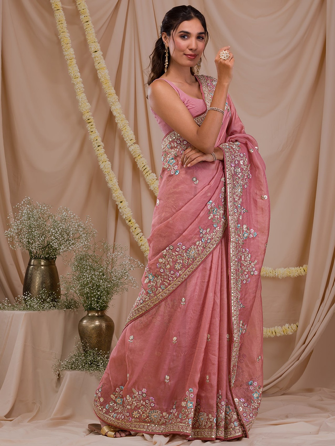 

Koskii Ethnic Motifs Embroidered Sequinned Supernet Saree, Pink