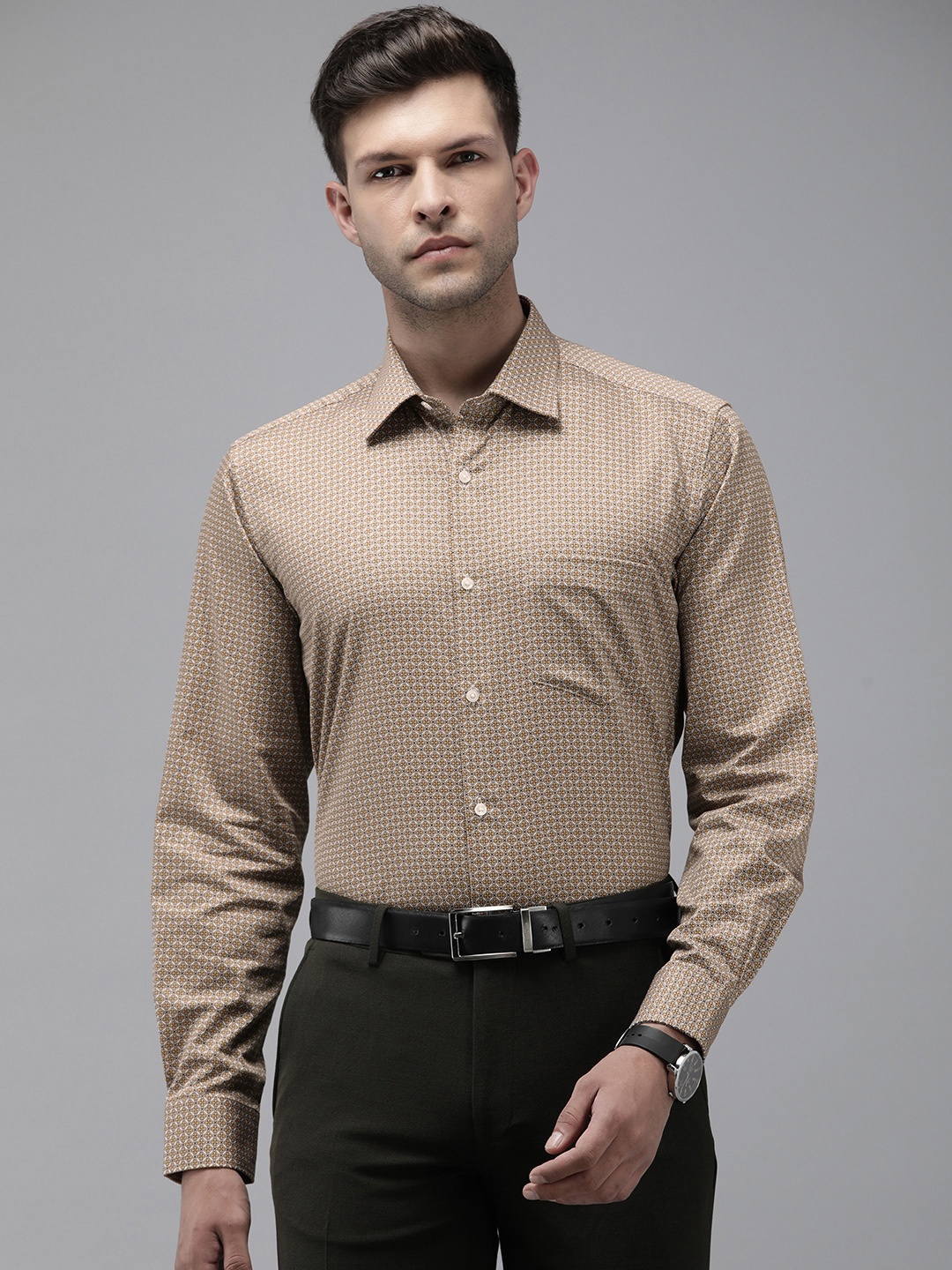 

Van Heusen Custom Geometric Printed Pure Cotton Formal Shirt, Khaki
