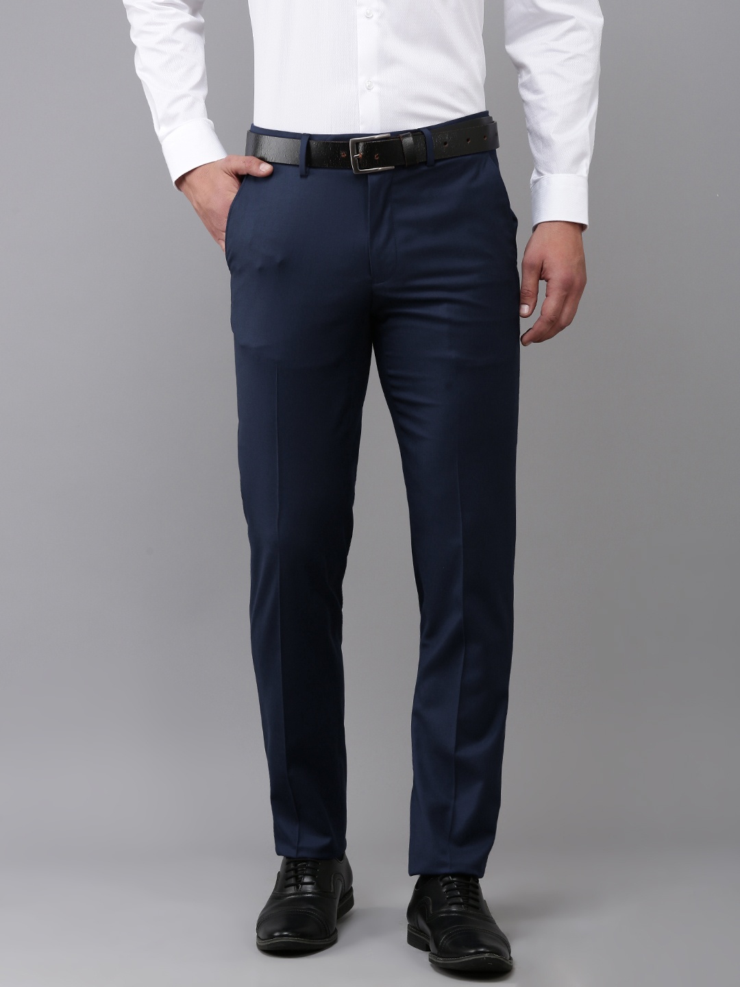 

Van Heusen Men Slim Fit Formal Trousers, Navy blue