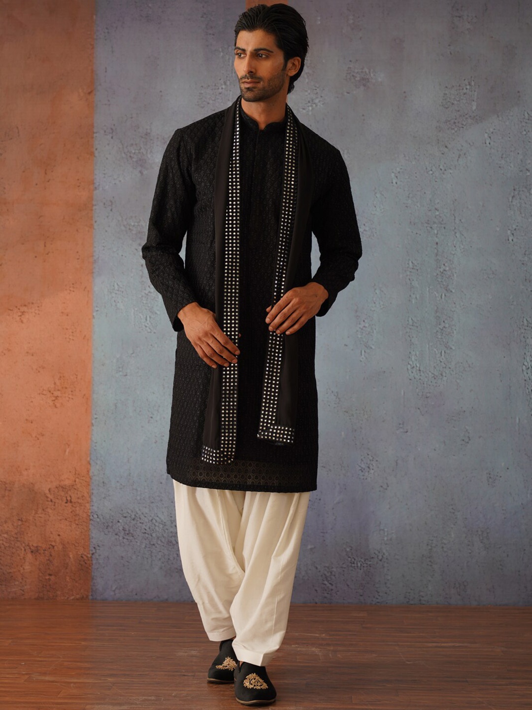 

KALPRAAG Ethnic Motifs Embroidered Kurta With Salwar & Dupatta, Black