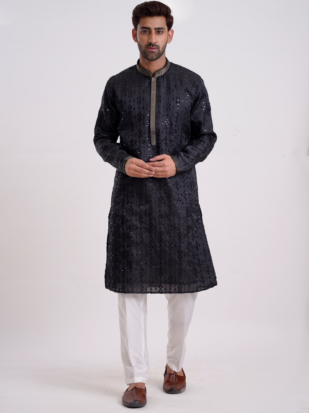 

KALPRAAG Chinon Silk Emboidered Sequinned Kurta Set, Black