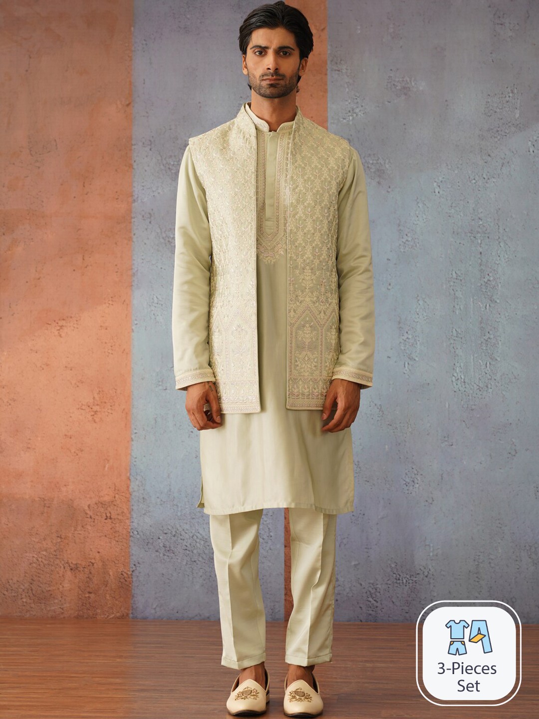 

KALPRAAG Ethnic Motifs Embroidered Kurta With Pyjamas & Jacket, Green