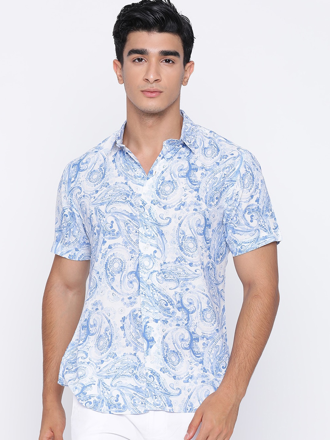 

Shurtz N Skurtz Relaxed Ethnic Motifs Printed Cotton Casual Shirt, Blue