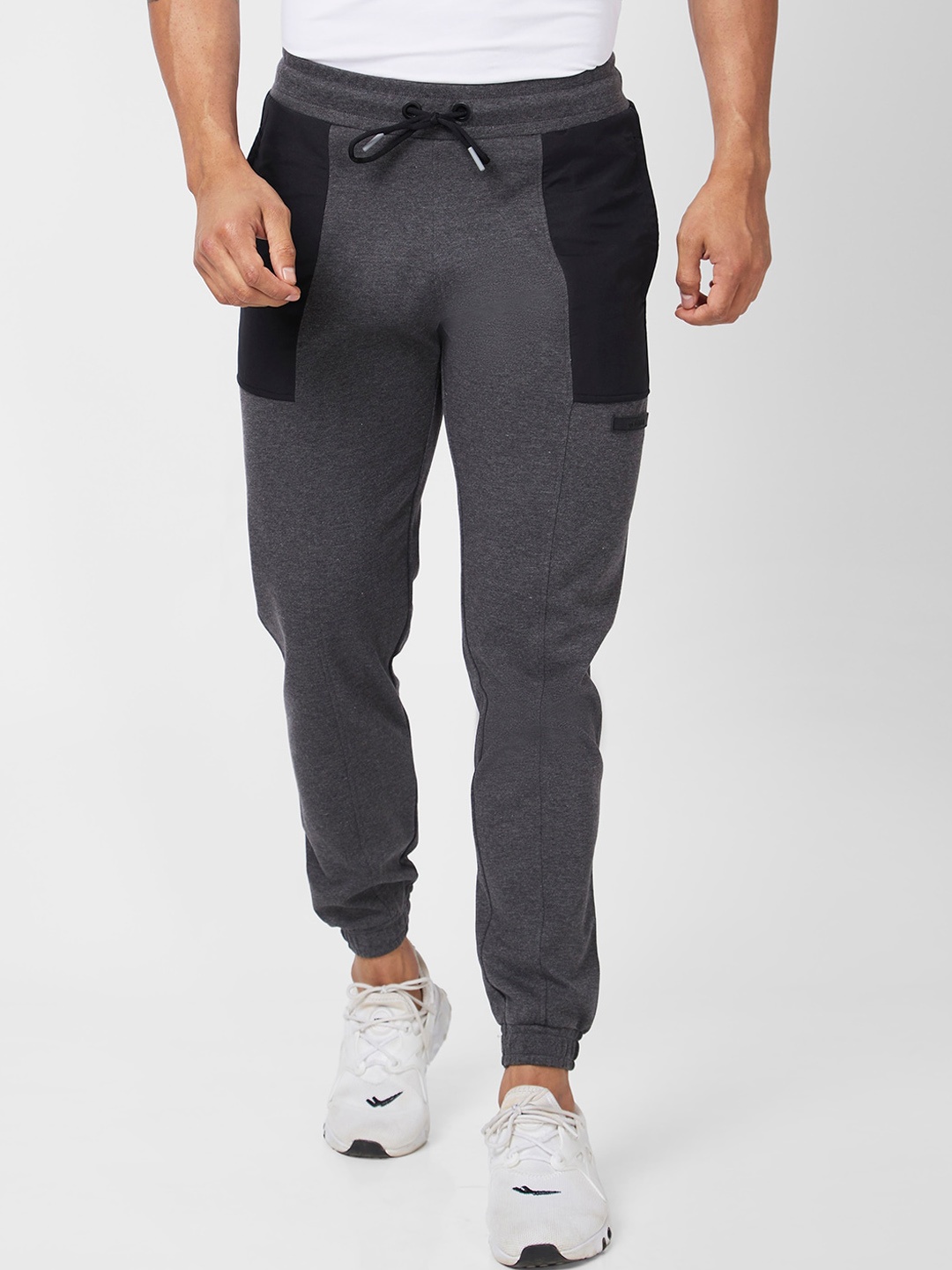 

SPYKAR Men Mid-Rise Cotton Joggers, Grey melange